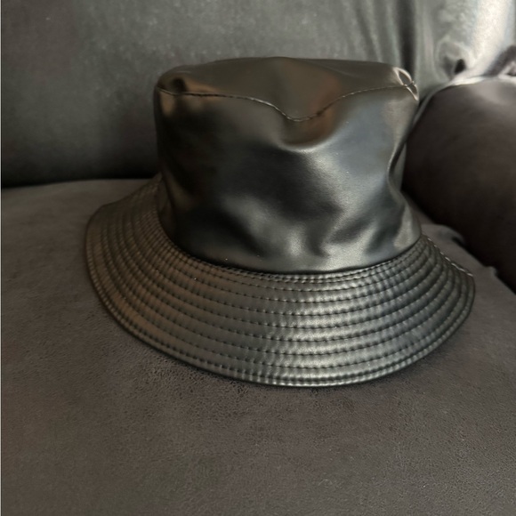 Hat - Picture 1 of 2